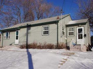 1517 4th St SW, Minot, ND 58701