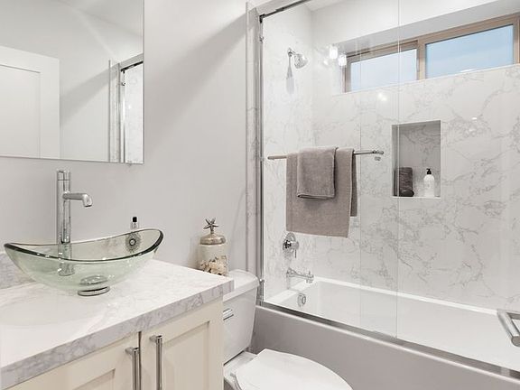 4th image of 2230 Georgia St #2230