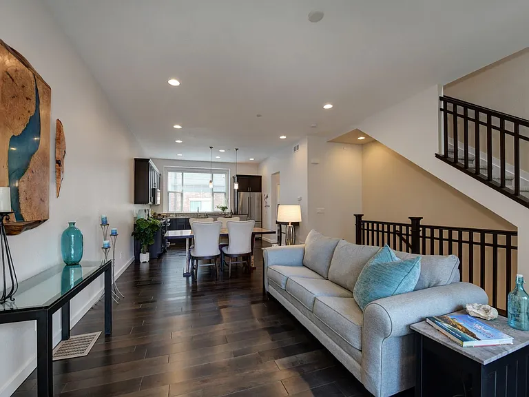 2323 Buttercup Ct — Photo 10