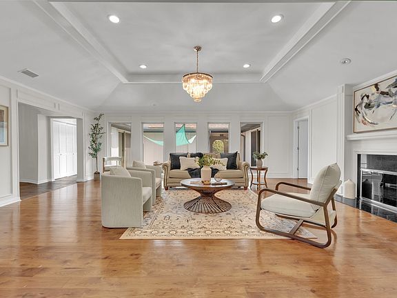 2nd image of 9511 Robin Meadow Dr