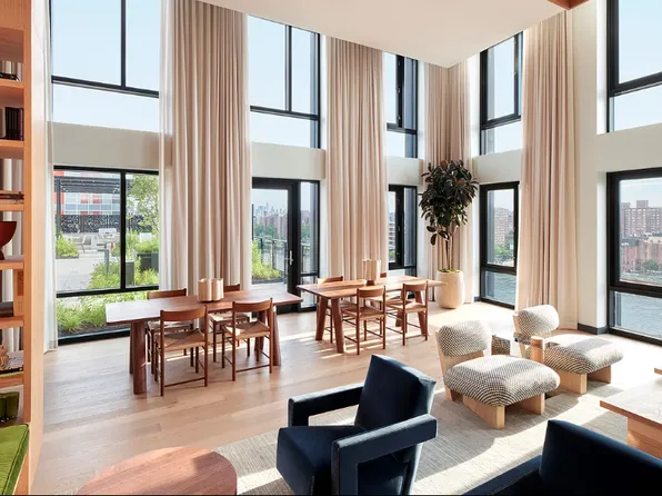 445 Gerard Avenue image 7 of 19