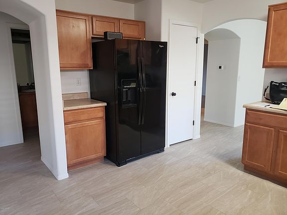 4th image of 701 W Emerald Key Dr