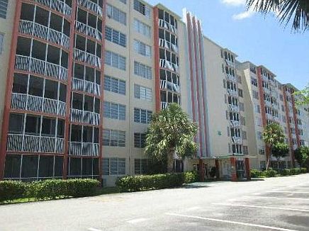 1st image of 1780 NE 191st St APT 314