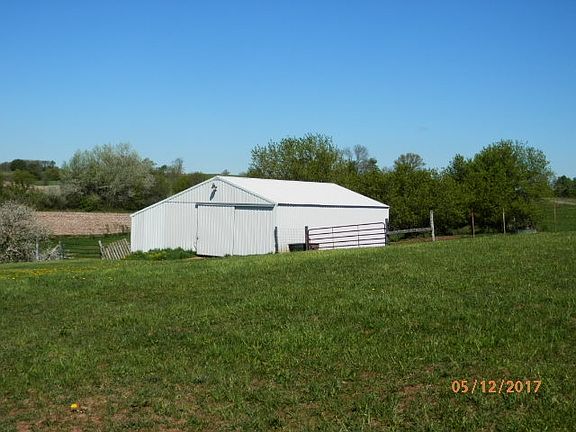 3rd image of 22676 Sand Hill Dr