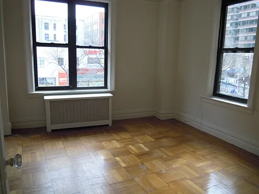 Rented by Metropolitan Equities | media 16