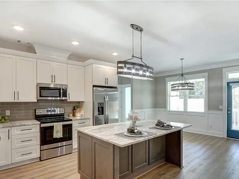 2203 Downing Ave — Photo 3