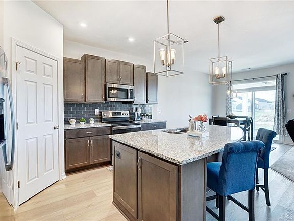 3rd image of 5125 Golfside Dr