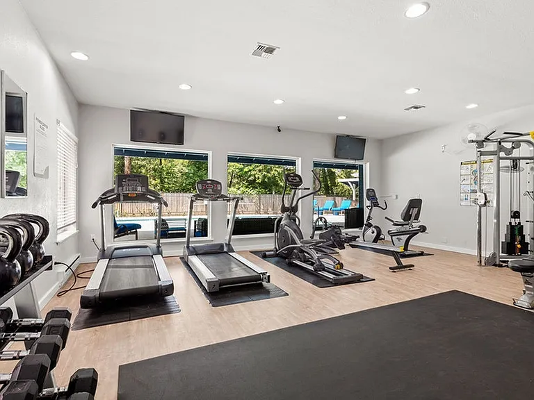 Avana Chestnut Hills — Photo 32