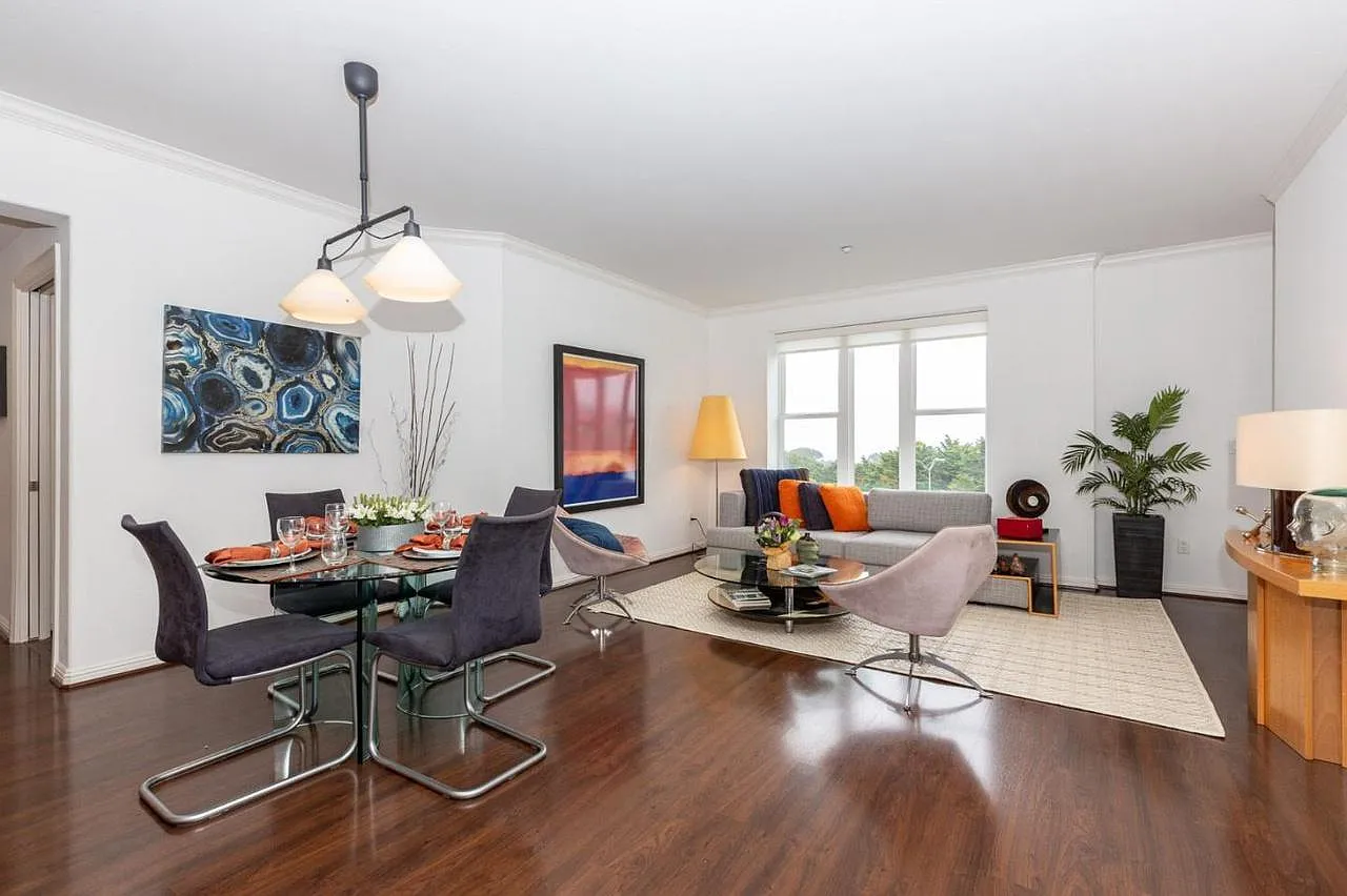 2 bed, 1082 sqft, $4,300 — Photo 2