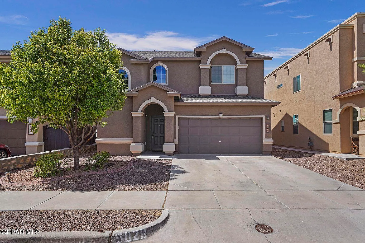 3 bed, 2.5 bath, 1894 sqft, $1,900 — Photo 2