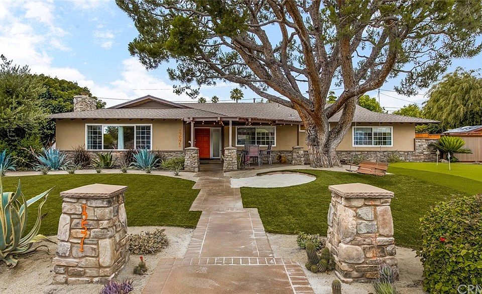 1st image of 12571 La Bella Dr