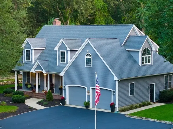 5 Garden Path, East Freetown, MA 02717