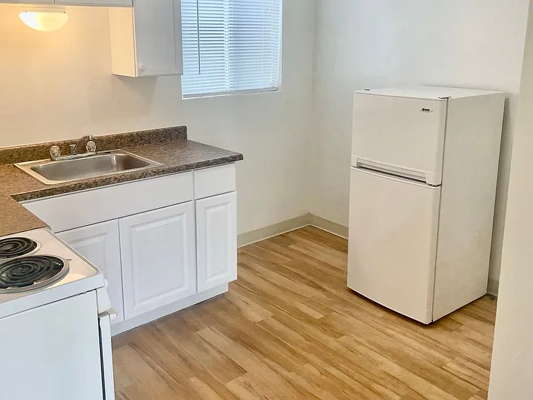 1026 S Russell Ave #U — Photo 5