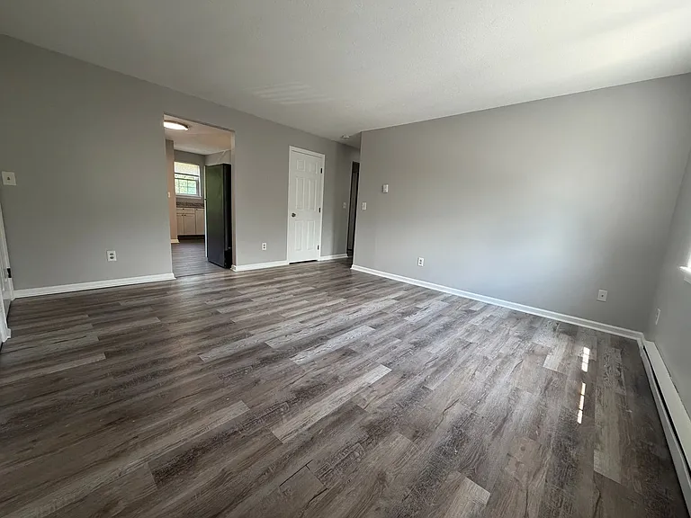 96 Maple St — Photo 5