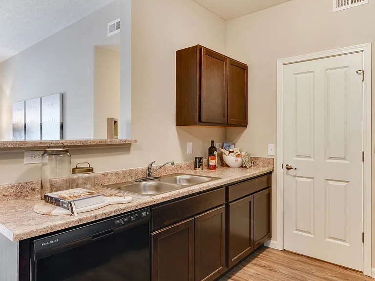 Austin Place Apartments — Photo 7