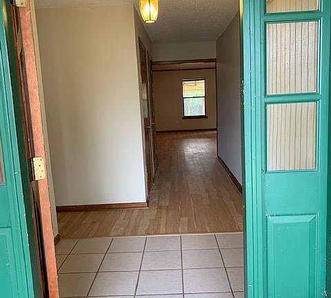 2nd image of 1631 Bearskin Ln