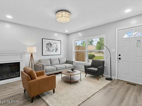 3rd image of 10906 Milwaukee Way