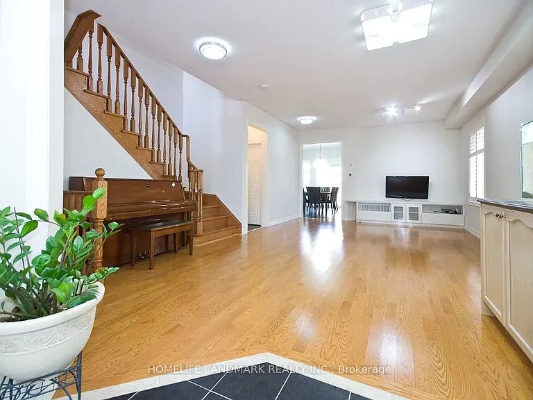 386 Wilfred Murison Ave — Photo 4