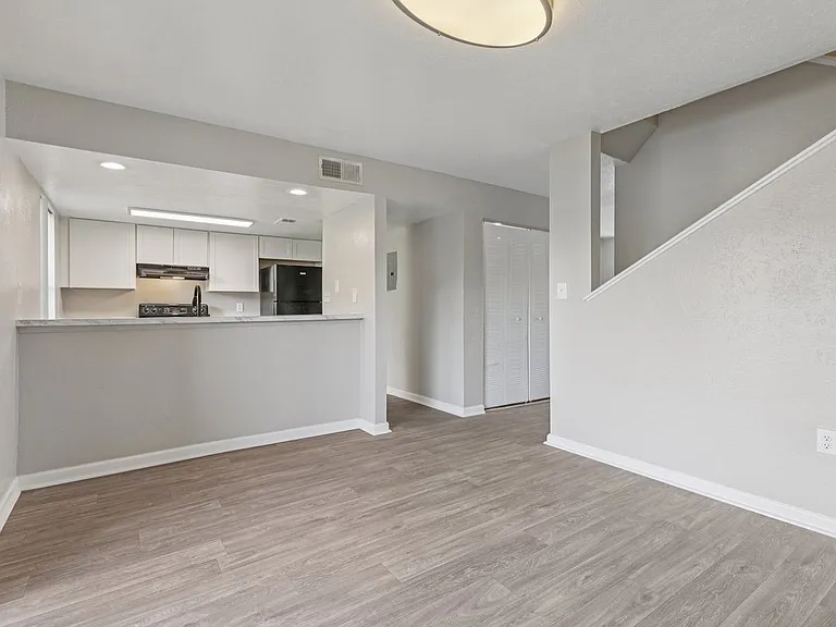 Winford Place Apartments — Photo 52