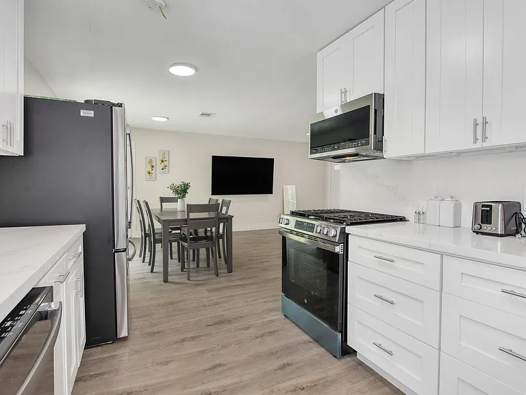 1703 Ansbury Dr — Photo 12