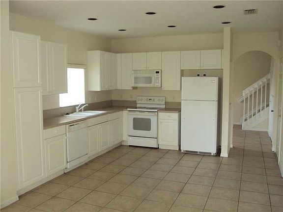 3rd image of 3301 NW 29th Ct