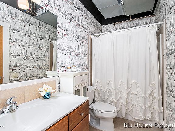 5th image of 801 Monroe Ave NW APT 203