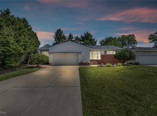 1589 Mallard Dr, Mayfield Heights, OH 44124