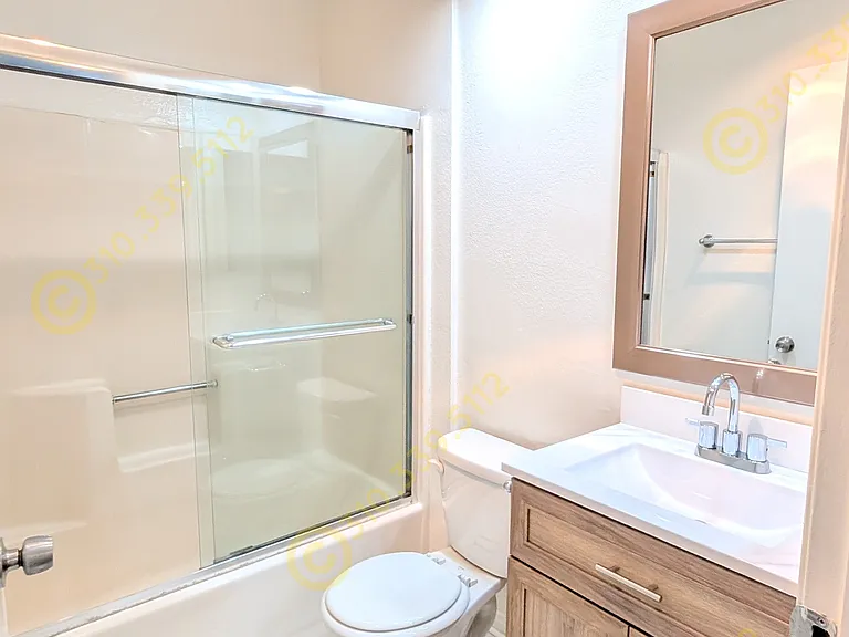 10758 Lawler St #7 — Photo 24