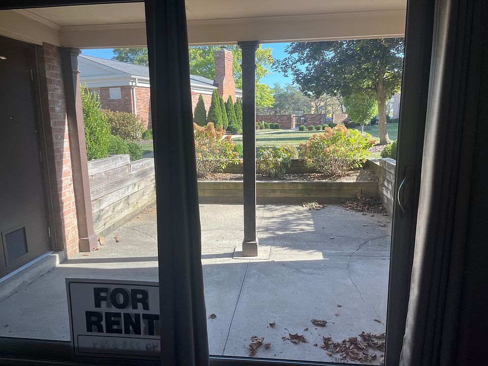 1st image of 991 Manor Ln Unit Y