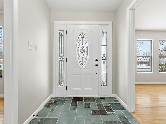 3rd image of 6219 Green Leaves Rd