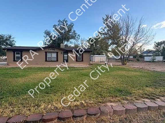3rd image of 256 W Sheltie Ln