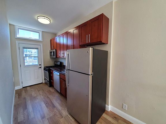 3rd image of 2433 Bryant St