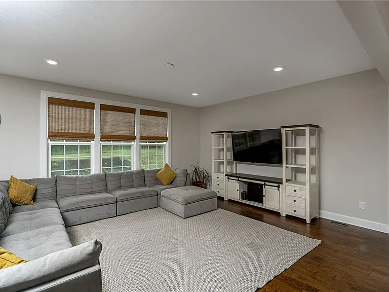 1702 Stevensan Dr — Photo 8