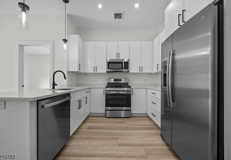 1 Union Ave #201 — Photo 2