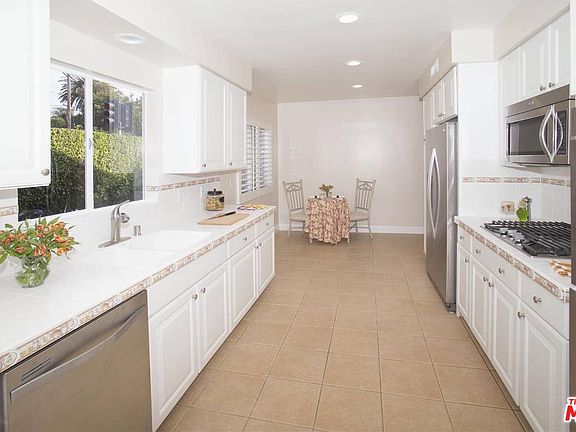 4th image of 12101 W Sunset Blvd