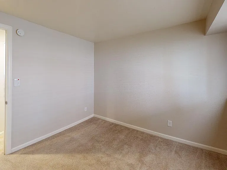 636 Arapahoe — Photo 10