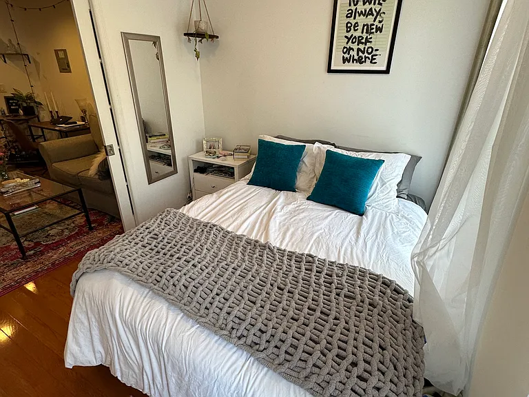 154 Allen St #1B — Photo 4