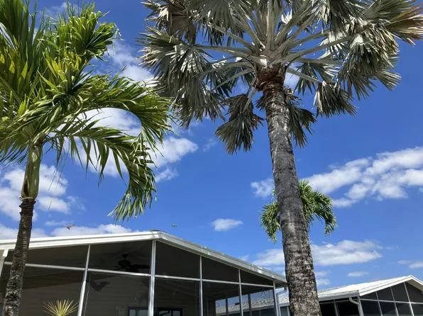 2306 Niagara Ln #J04, Naples, FL 34110