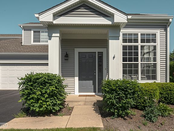 Attached 2 car garage and plenty of parking in the driveway as well.