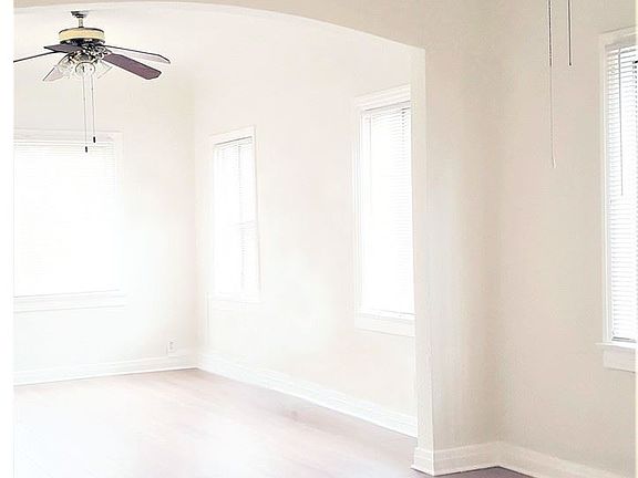 2nd image of 1524 E 52nd St #7476326