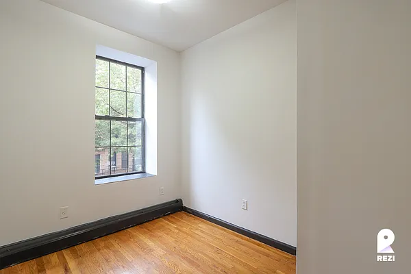 Rented by REZI | media 6