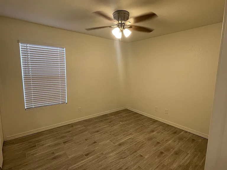 1113 W Sparrow Dr — Photo 5