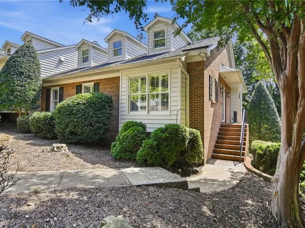 723 Polo Oaks Dr, Winston Salem, NC 27106