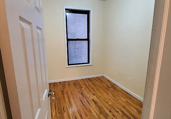 4th image of 1760 Amsterdam Ave #4C