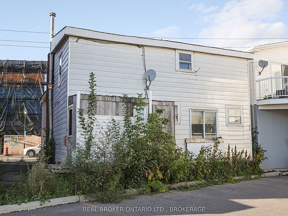 5th image of 407 Montreal Rd
