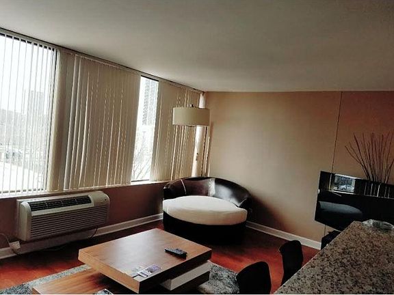 5th image of 345 E Eastgate Pl APT 404