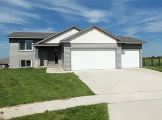 3134 Tamarack Ln SE, Rochester, MN 55904