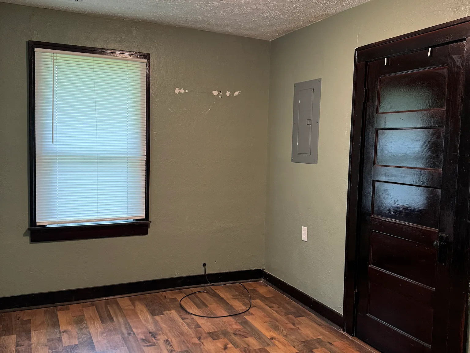 336 N Locust St — Photo 2