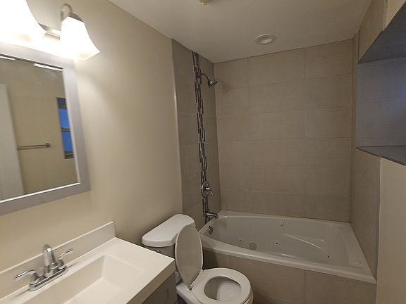 3rd image of 6317 N Washtenaw Ave #B