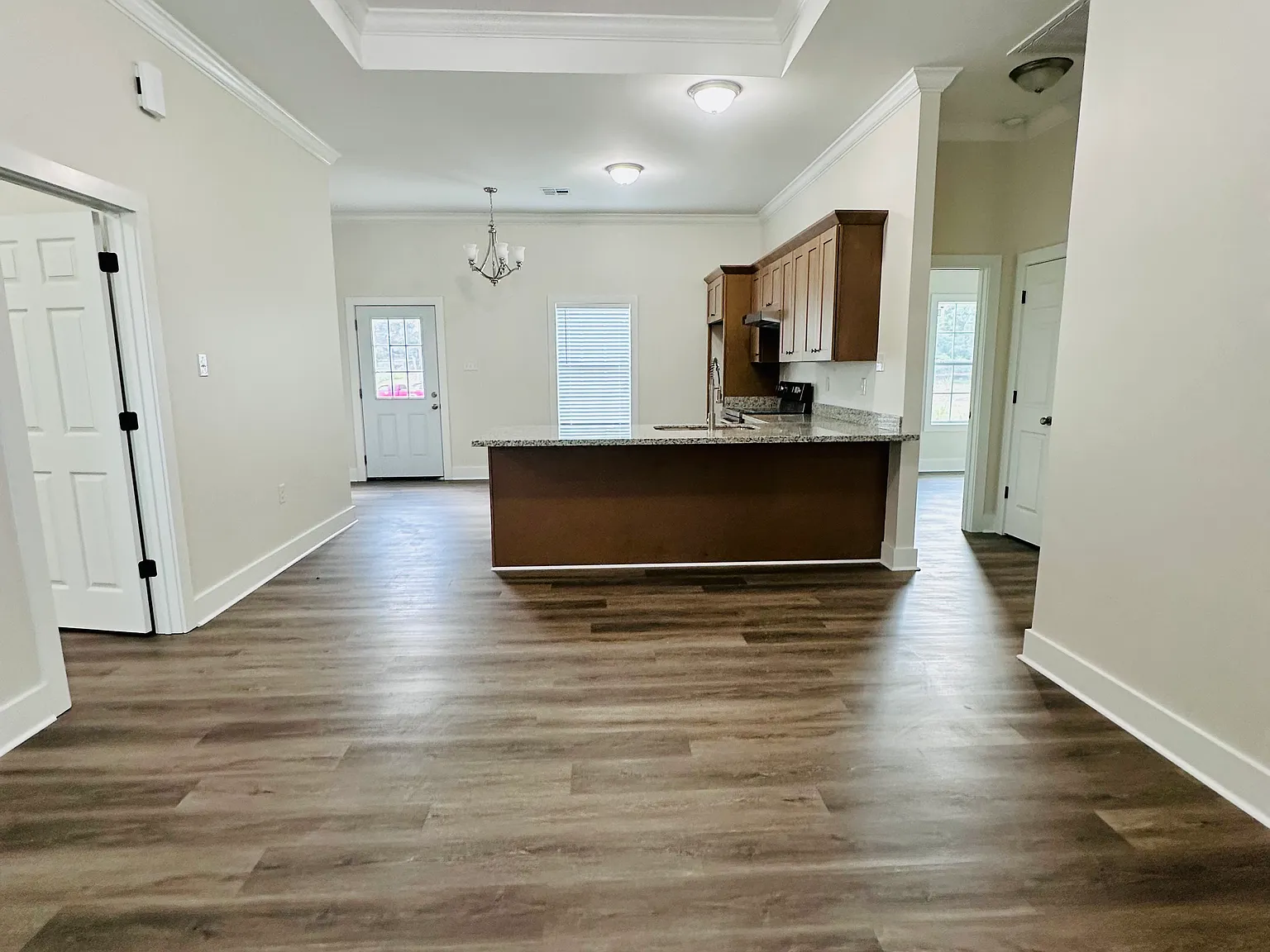 3 bed, $1,500 — Photo 3